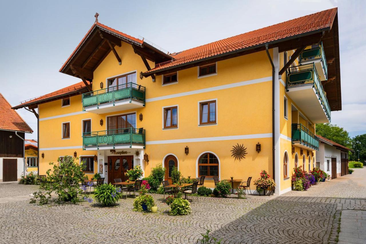 Hotel Preishof Kirchham Exterior foto