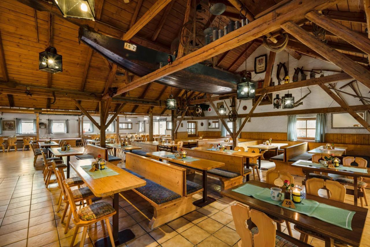 Hotel Preishof Kirchham Exterior foto