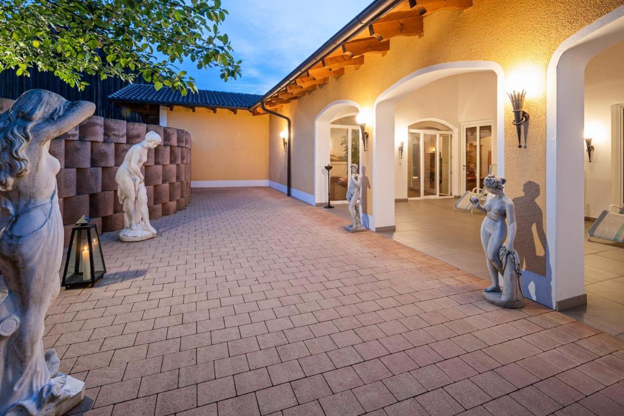 Hotel Preishof Kirchham Exterior foto