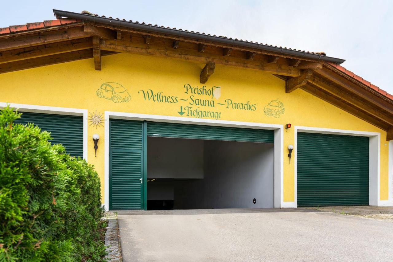 Hotel Preishof Kirchham Exterior foto